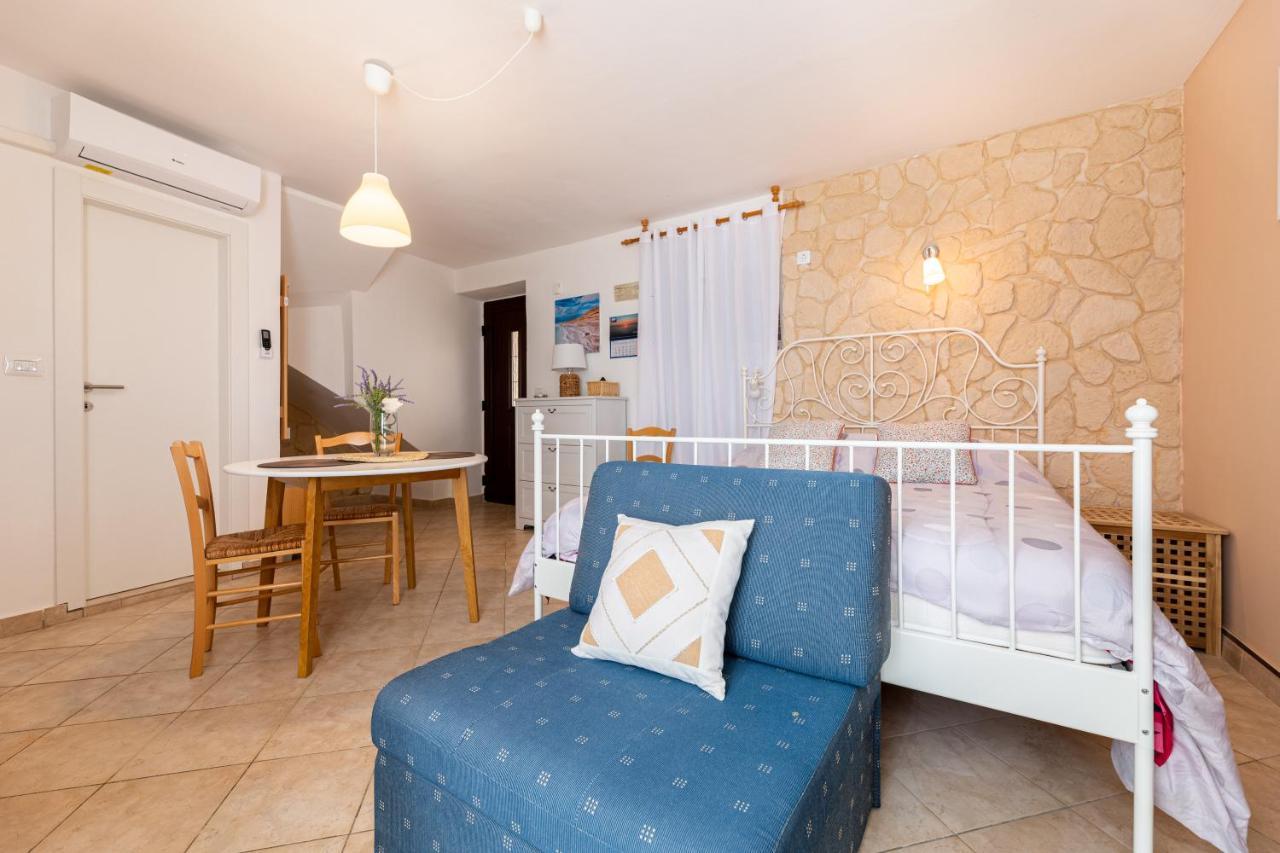 Apartments Riva Baška Екстериор снимка